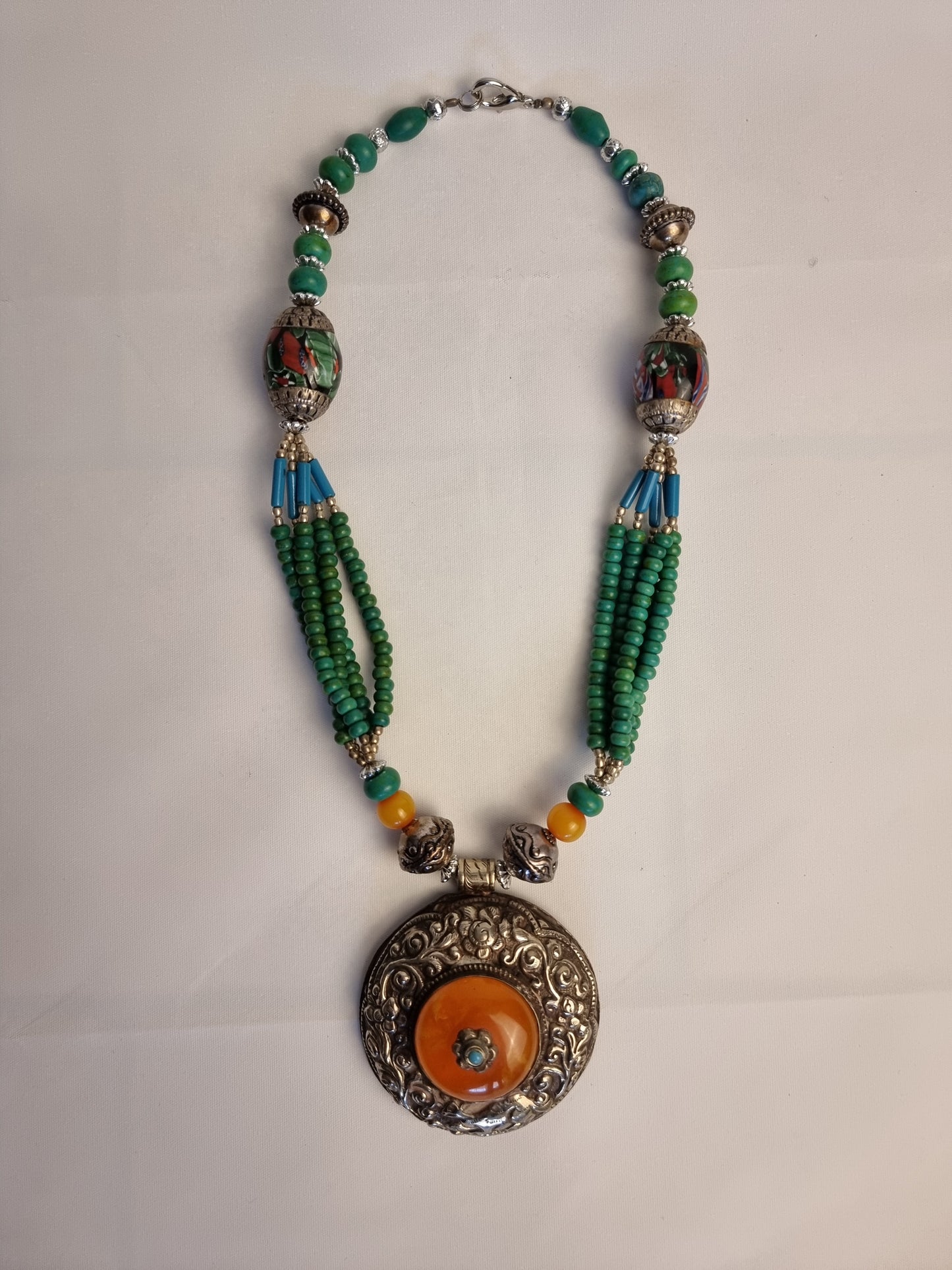 Collana Tibet Medaglione di Ambra