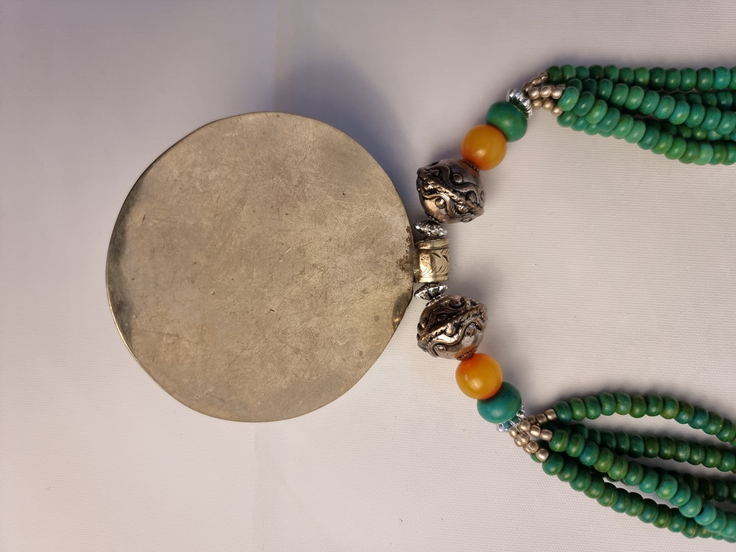 Collana Tibet Medaglione di Ambra