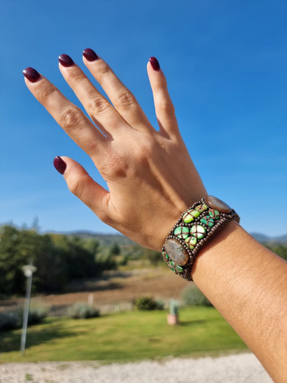 saturnia gioielli bracciale madreperla verde e agata marrone medio
