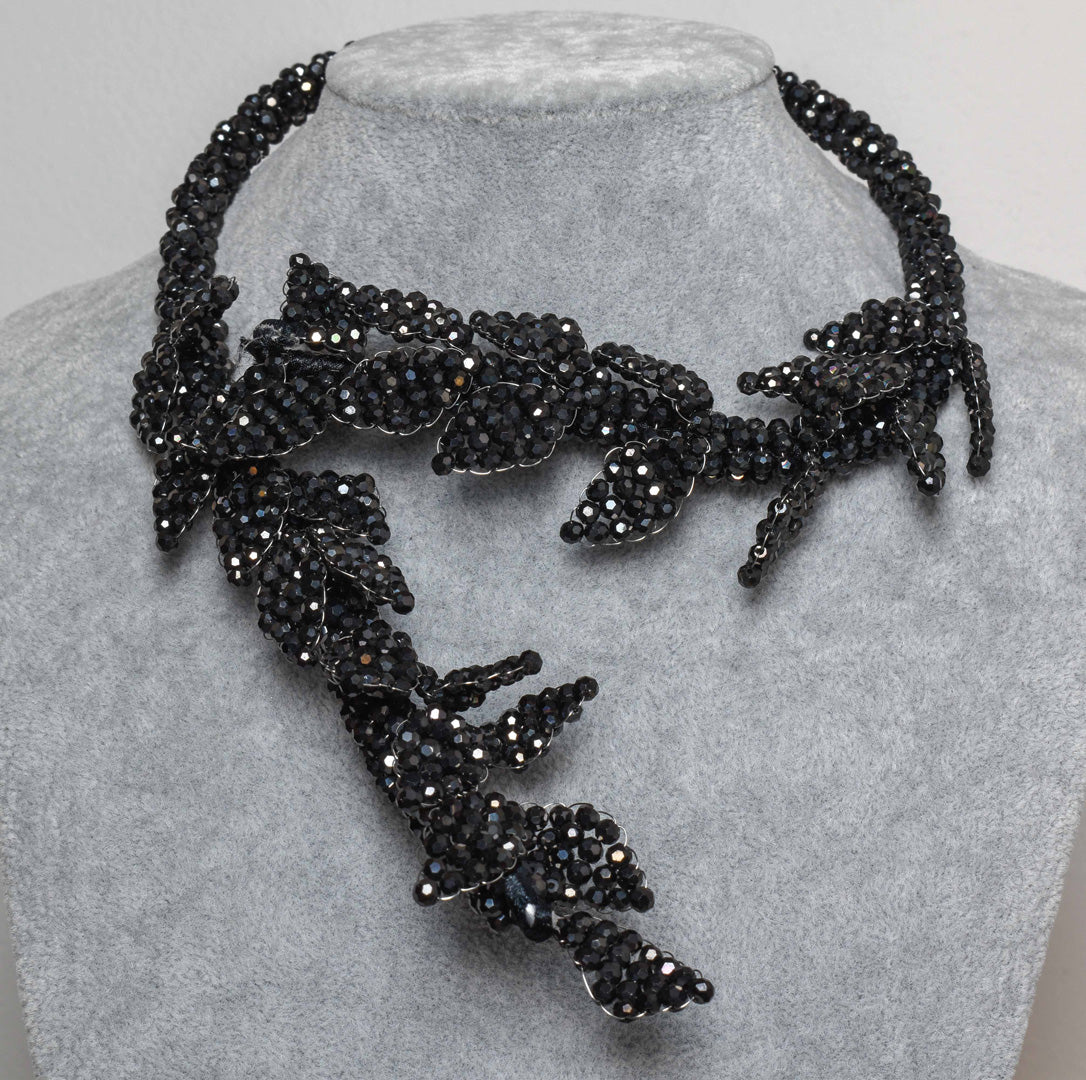 collana Onice briolè, morbida e flessibile, il tubolare del collo si adatta perfettamente. Pezzo unico realizzato a mano.